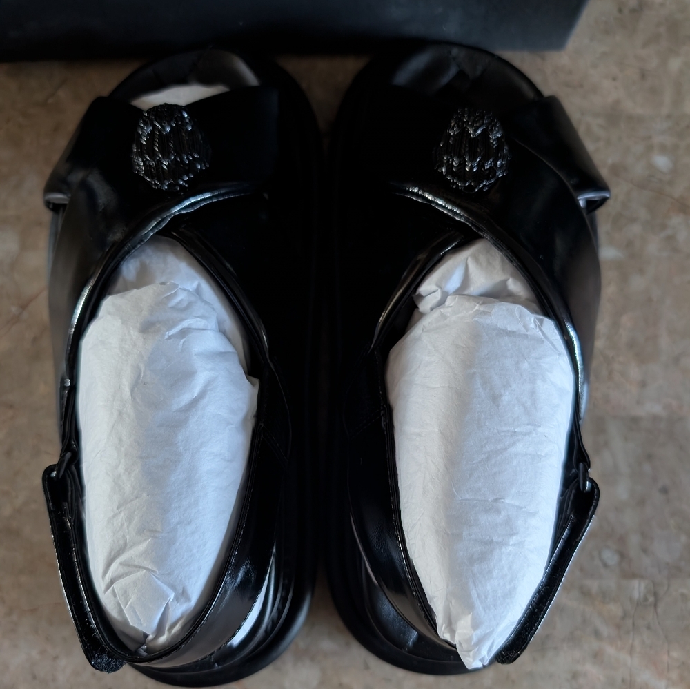 Kurt Geiger Landon Oroson Patent Cross Strap Platform Black Leather Sandal $240 - Picture 9 of 11